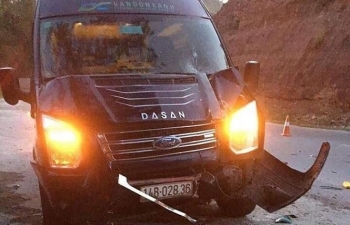 Xe limousine gây tai nạn thảm khốc tại Quảng Ninh