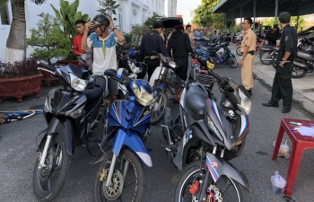 Cảnh sát Cần Thơ bắt gần 100 thanh niên đua xe trái phép trên Quốc lộ 1