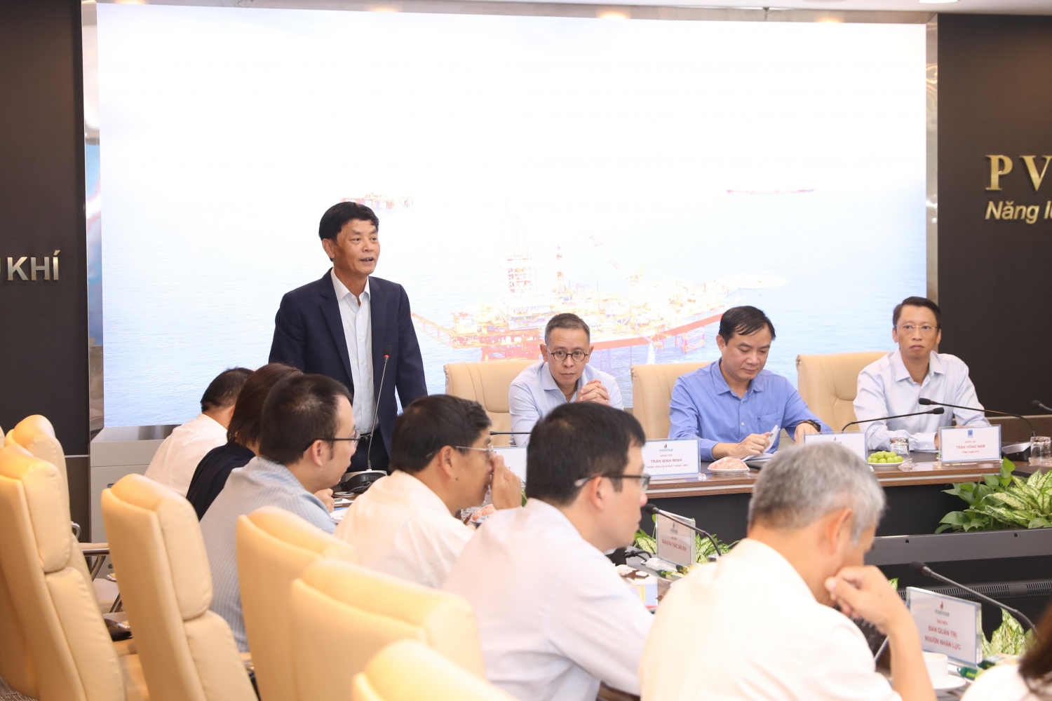 Lãnh đạo Petrovietnam làm việc với PVEP về Chương trình Giám sát năm 2022