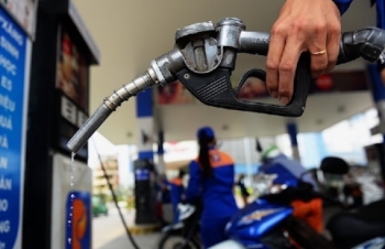 Giá xăng, dầu giảm mạnh lần thứ 2 liên tiếp