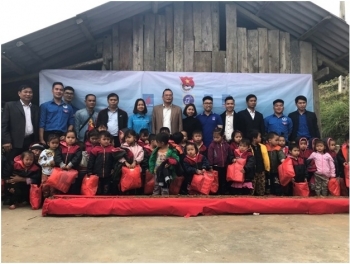 Tuổi trẻ VPI mang áo ấm, hỗ trợ xây dựng điểm trường tại Hà Giang