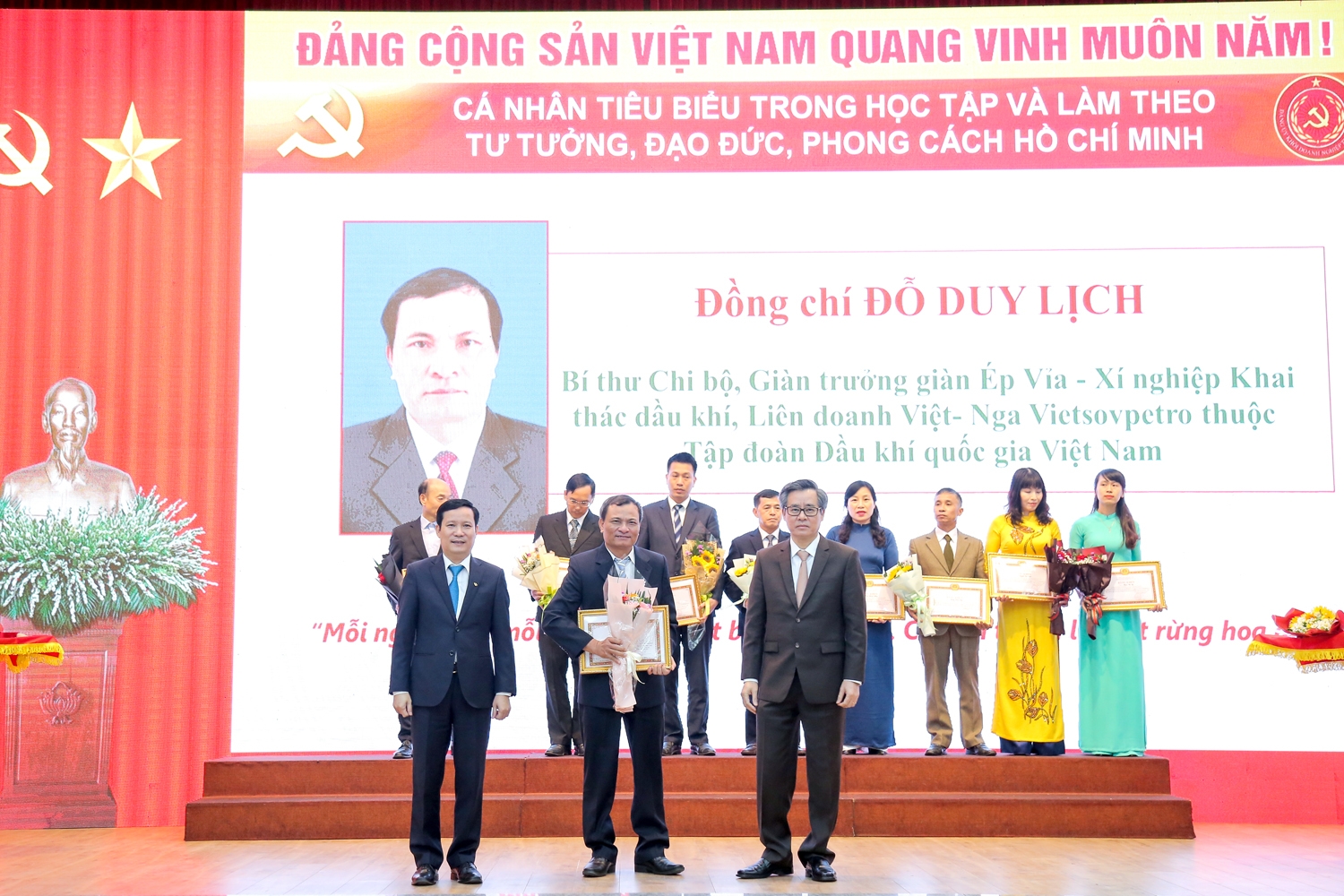 Tuyên dương 13 cá nhân, Bí thư chi bộ Dầu khí tiêu biểu trong học tập và làm theo Bác