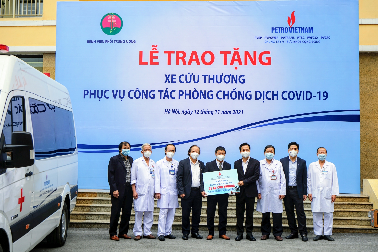 PV Power, đại diện cho Petrovietnam trao hỗ trợ cho Bệnh viện Phổi Trung ương