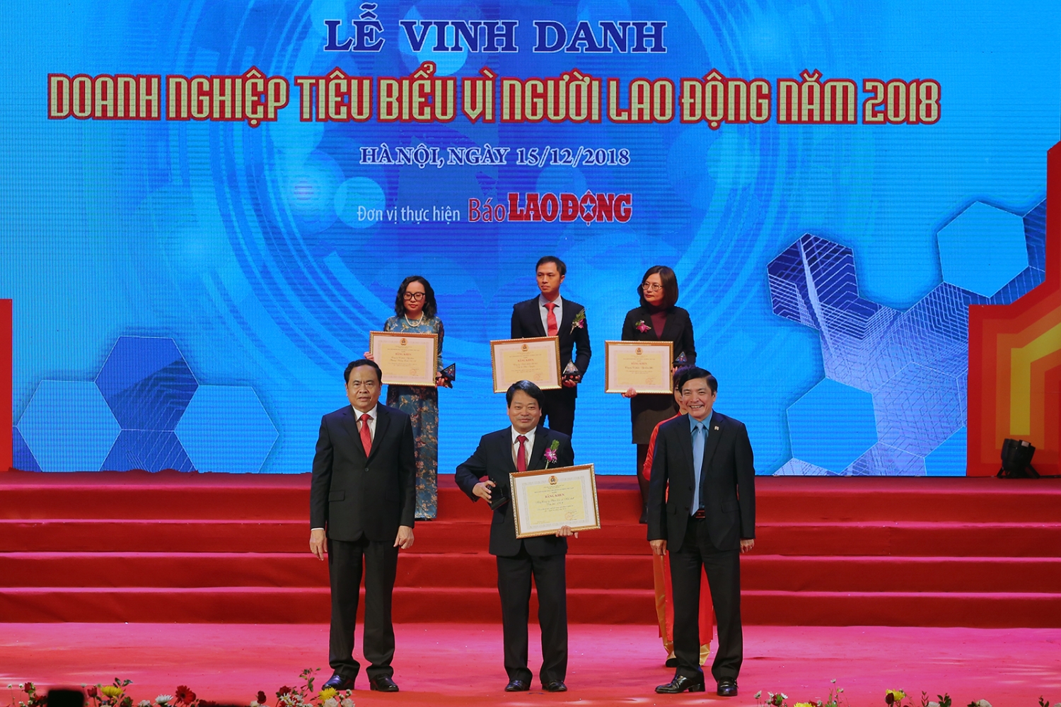 4 doanh nghiep dau khi duoc vinh danh doanh nghiep tieu bieu vi nguoi lao dong nam 2018