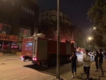 Hà Nội: Cháy lớn ở chung cư lúc nửa đêm