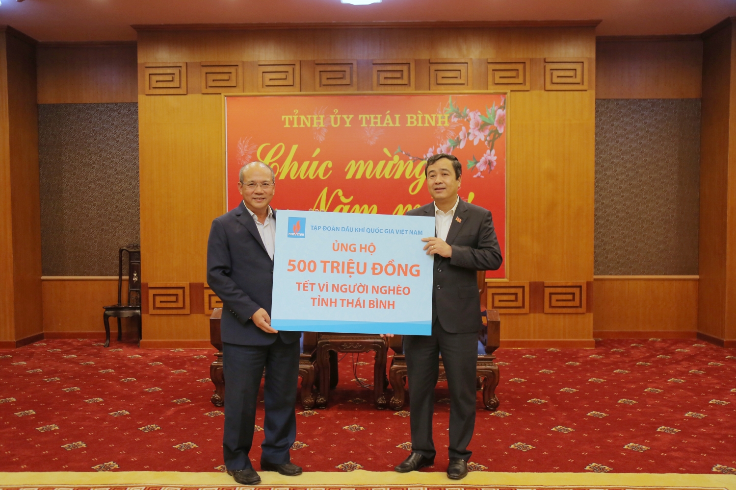 Petrovietnam ủng hộ Tết vì người nghèo tỉnh Thái Bình 500 triệu đồng