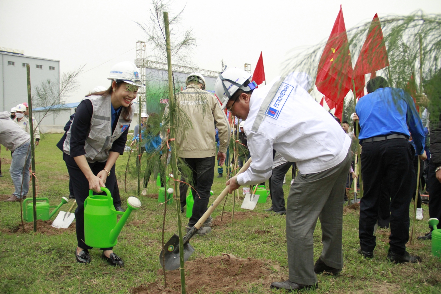 Petrovietnam hưởng ứng chương trình trồng 1 tỉ cây xanh