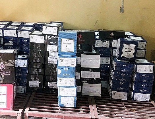 Quảng Ninh: Thu giữ gần 1.100 chai rượu lậu