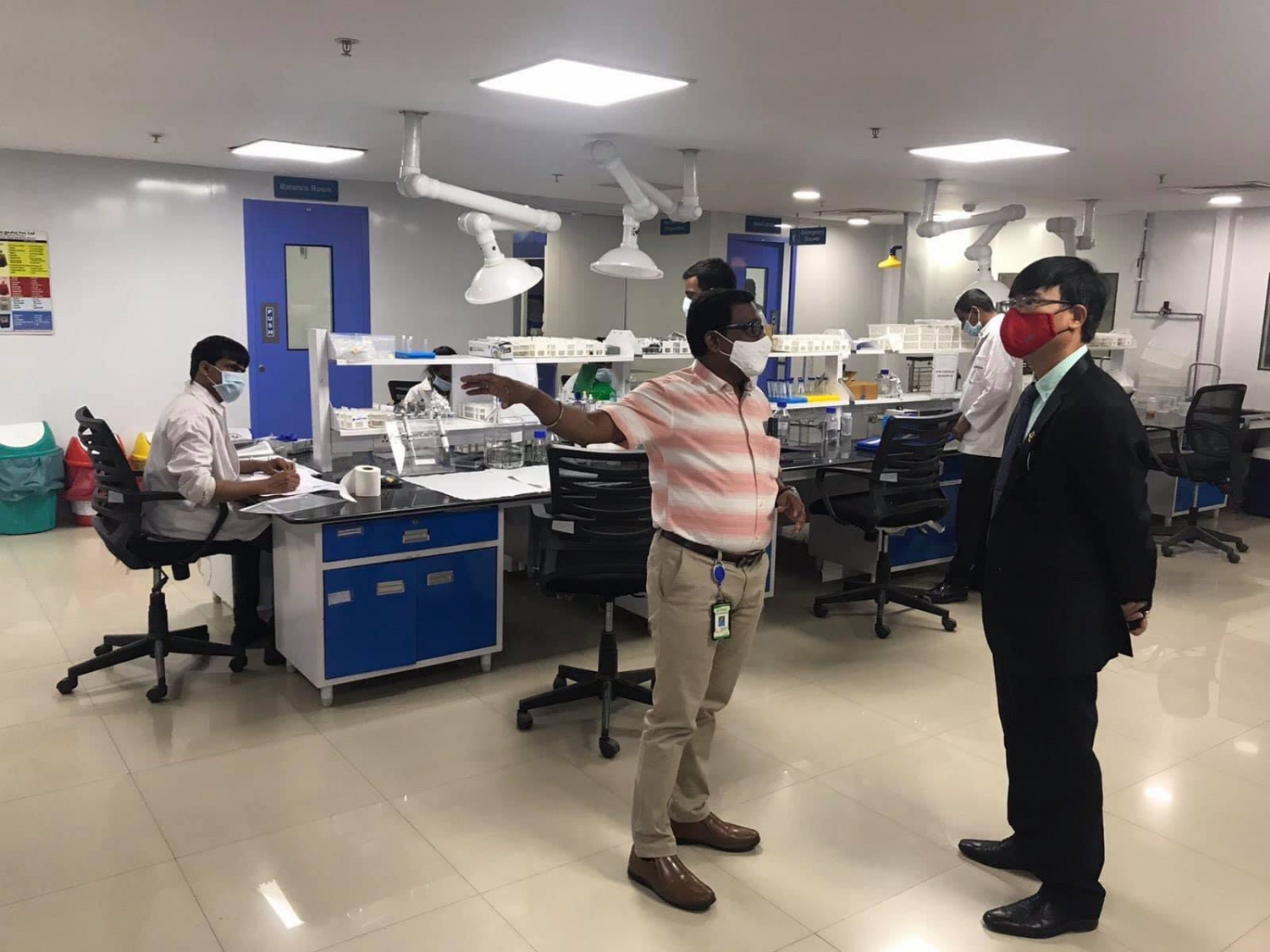Ấn Độ sẵn sàng phối hợp với Việt Nam thử nghiệm và sản xuất vắc-xin Covid 19