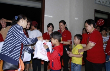 PVC-MS tặng 400 phần quà trung thu cho trẻ em huyện Long Điền