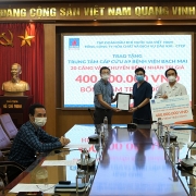 PVChem tặng Trung tâm cấp cứu A9 Bệnh viện Bạch Mai 20 xe cáng vận chuyển bệnh nhân
