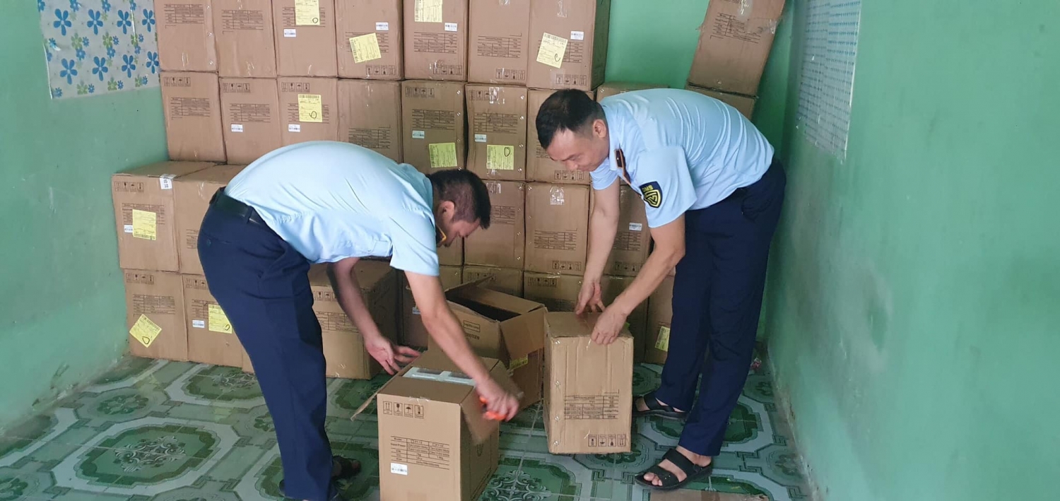 Hưng Yên: Bắt giữ 3.000 máy đo nồng độ oxy và nhịp tim nhập lậu