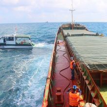 bat giu 3000 tan than lau tren vung bien quang ninh hai phong