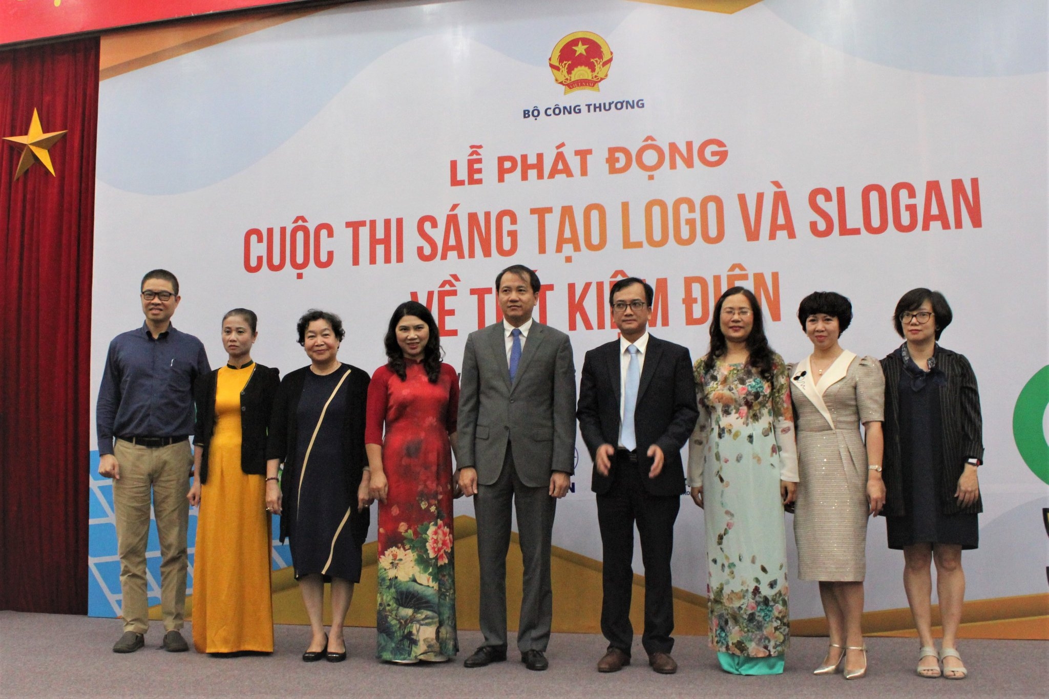 phat-dong-cuoc-thi-sang-tao-logo-va-slogan-ve-tiet-kiem-dien-2