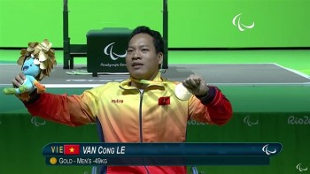 VĐV cử tạ Lê Văn Công xuất sắc đoạt HCV Paralympic phá luôn kỷ lục thế giới