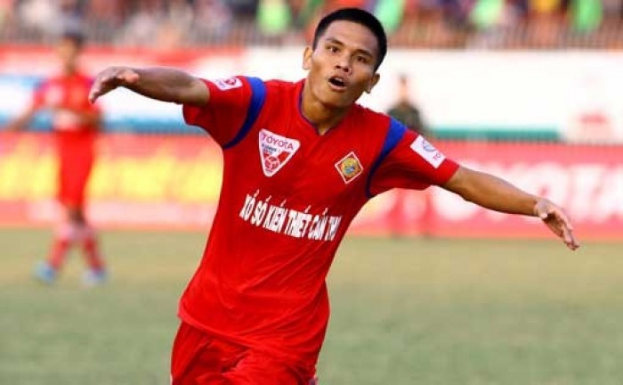 VPL V-League - Lê Văn Thắng: Đi không được ở không xong