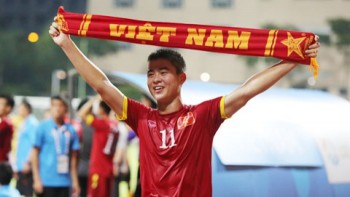 Duy Mạnh là tiền vệ hay nhất Việt Nam hiện tại!