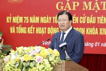 Phó Thủ tướng Trịnh Đình Dũng dự gặp mặt kỷ niệm Ngày Tổng tuyển cử đầu tiên