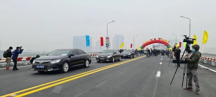Phó Thủ tướng Trịnh Đình Dũng dự lễ thông xe dự án sửa chữa cầu Thăng Long