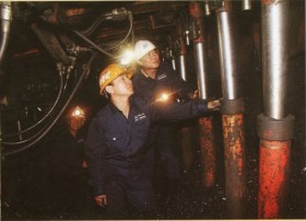 Khí phách thợ mỏ