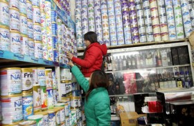 Giá sữa tăng: Tại người tiêu dùng