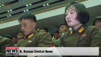 Sĩ quan Triều Tiên vừa khóc vừa ghi chép trong cuộc họp “lịch sử” với ông Kim Jong-un