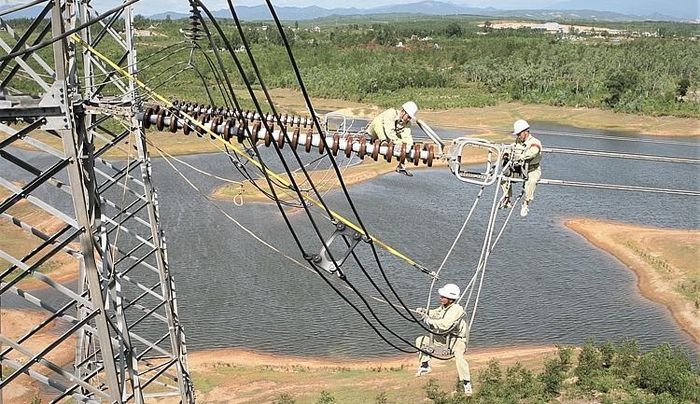 Gỡ vướng giải phóng mặt bằng công trình đường dây 500 kV mạch 3
