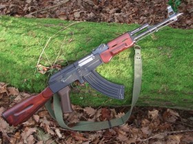 Khẩu AK- M mang số hiệu A 091…