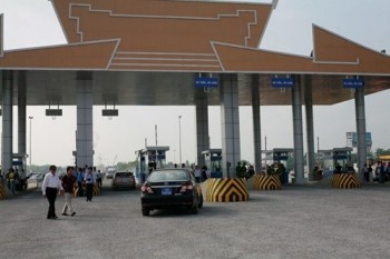 Công ty BOT cầu Việt Trì bị phạt vì tự ý đóng trạm thu phí