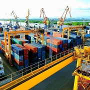 Xuất nhập khẩu Việt Nam vẫn giữ đà tăng trưởng