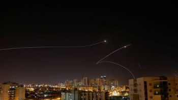 430 tên lửa tấn công Israel trong 24h, Dải Gaza “căng như dây đàn”