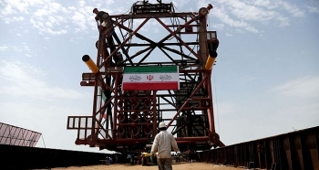 Iran lắp đặt giàn khoan tự nâng cho dự án Pha 11 mỏ South Pars