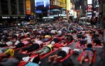 [Chùm ảnh] Hàng triệu người tham gia biểu diễn mừng Ngày Quốc tế Yoga đầu tiên