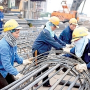Thủ tướng chỉ thị bảo đảm việc làm bền vững, nâng cao mức sống của công nhân lao động