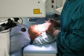 Phương pháp phẫu thuật tật khúc xạ hiện đại nhất