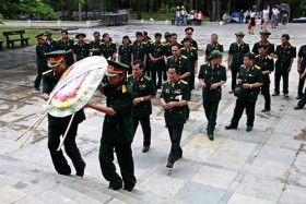 Hội CCB PVD tri ân liệt sĩ và người có công tại Quảng Trị
