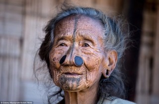 Độc đáo tục "nong mũi" ở bộ tộc Apatani