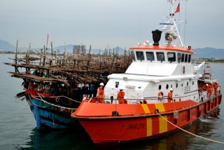 Cứu 31 ngư dân gặp nạn ở biển Hoàng Sa