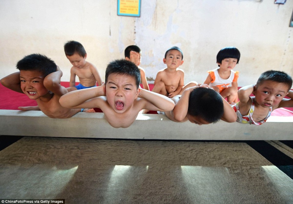 [Chùm ảnh] Khổ luyện như trẻ em Trung Quốc