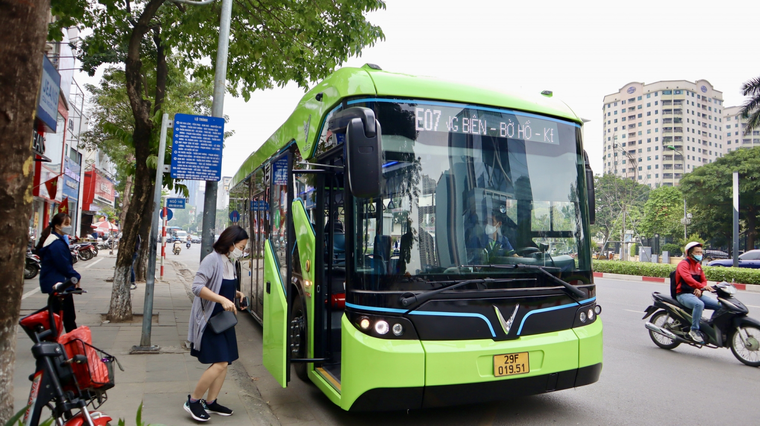 Từ năm 2025: 100% xe buýt thay thế, đầu tư mới sử dụng điện, năng lượng xanh