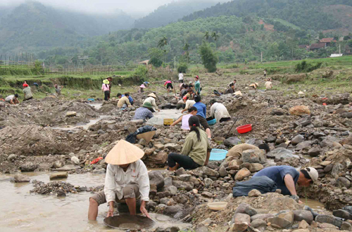 Khai thác khoáng sản tại Việt Nam: Đừng để “cốc mò, cò xơi”