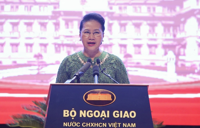 Chủ tịch Quốc hội: Ngoại giao mềm dẻo sẽ tránh những bất lợi cho Việt Nam