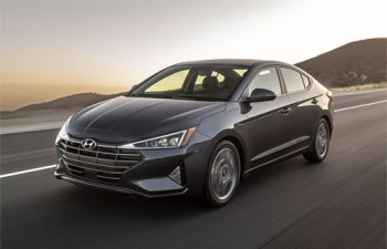 Hyundai Elantra 2019 thể thao hơn, thêm trang bị