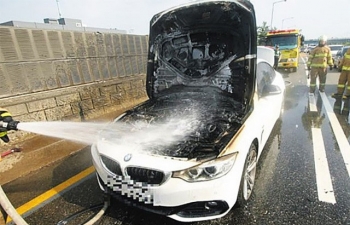 Cháy xe BMW là do lỗi phần mềm