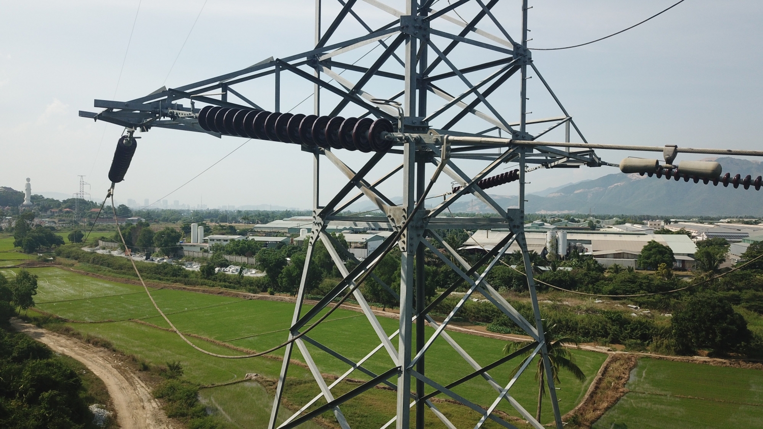 “Số hóa” để nâng cao hiệu quả công tác quản lý vận hành lưới điện truyền tải tại Khánh Hòa