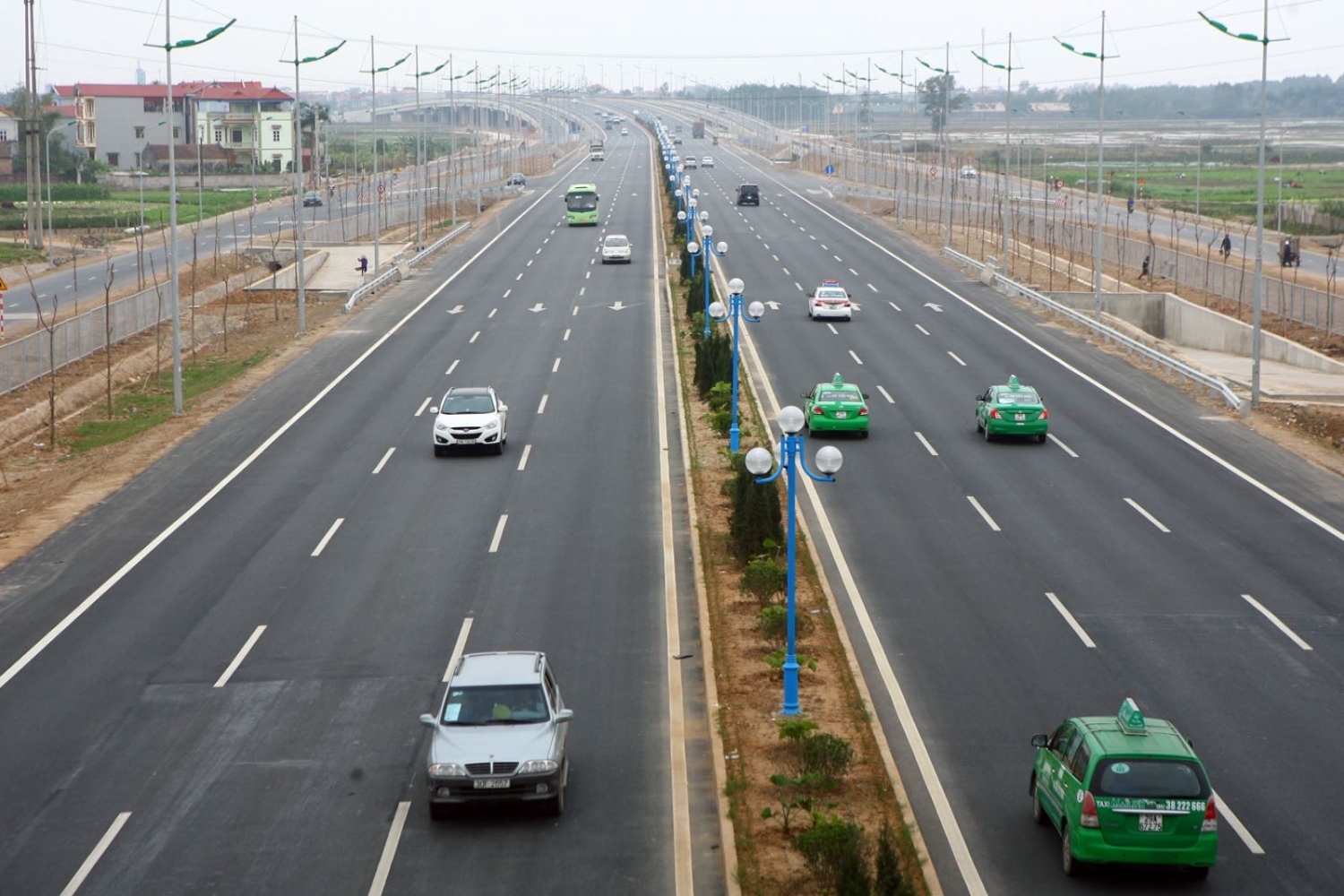 Lựa chọn các nhà thầu có năng lực, bảo đảm công khai minh bạch