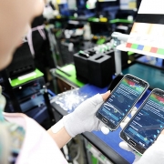 Tin tức kinh tế ngày 19/9: Xuất khẩu điện thoại sang Trung Quốc tăng mạnh