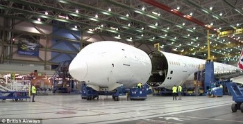 [Chùm ảnh] Cận cảnh máy bay 787-9 Dreamliner được lắp ráp và hoàn thiện trong 4 phút