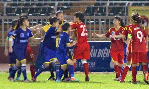 Cầu thủ nữ Việt Nam ẩu đả ở giải quốc gia
