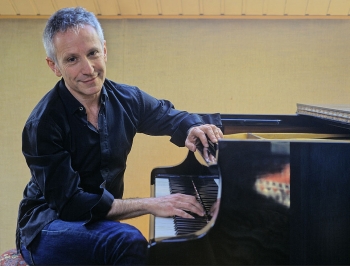 Nghệ sĩ dương cầm Pháp Jean-Louis Haguenauer mang "Hòn đảo hạnh phúc" tới Hà Nội